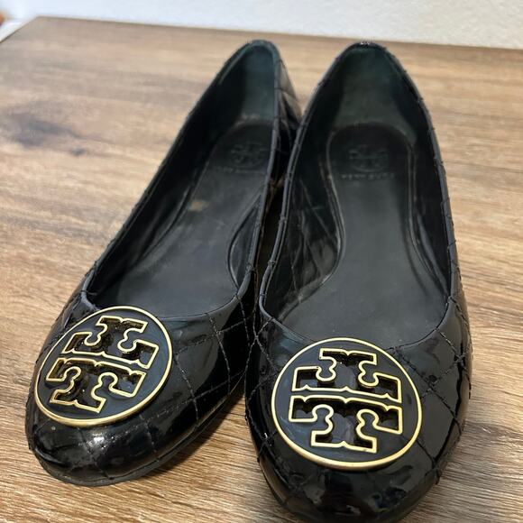 Tory Burch Black Quilted Patent Leather Ballet Flats SZ 8 - Picture 1 of 10